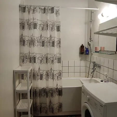 Sweet Family هامينا